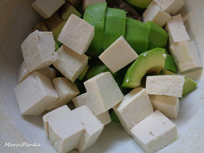 Нежный мусс из авокадо с тофу