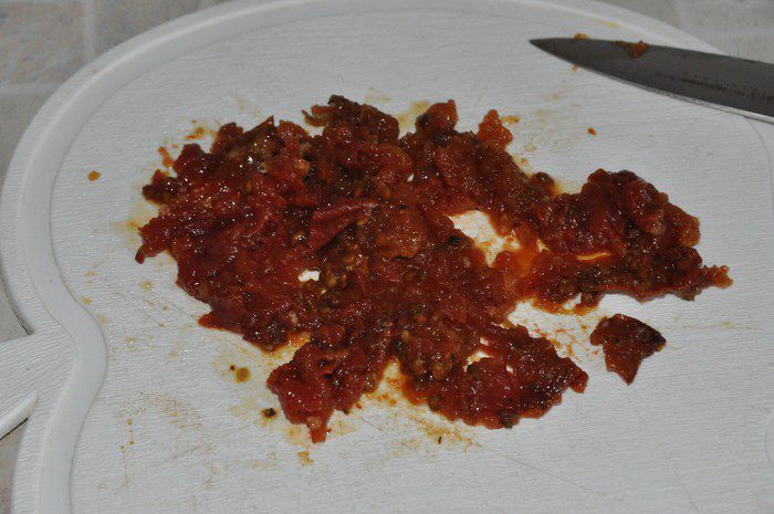 Уголки с пряной грушей, сыром и орехом