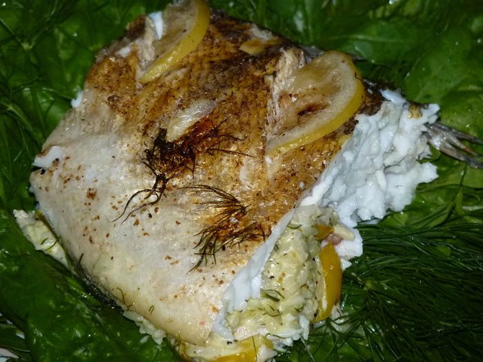 Нежный запеченный судак с начинкой