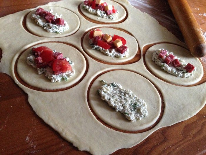 Пирожки с творогом, салями и сыром
