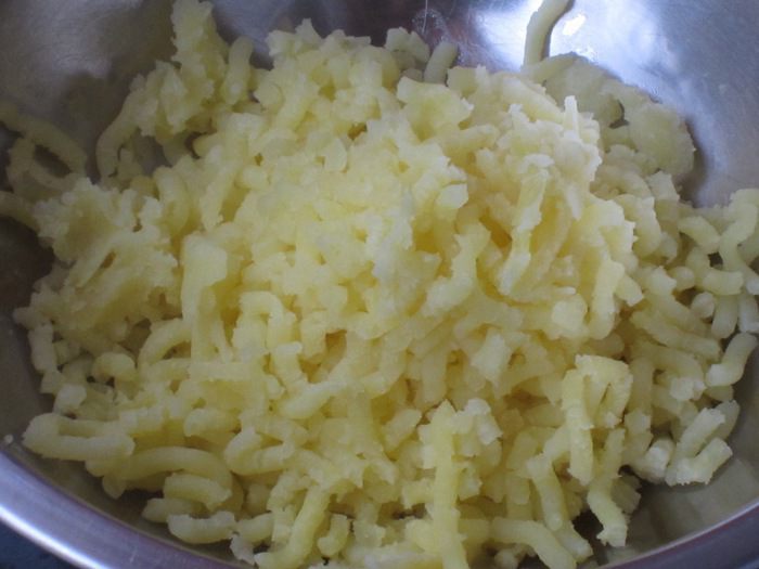 Рогалики с картофелем и моцареллой