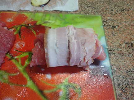 Мясные рулетики по-итальянски