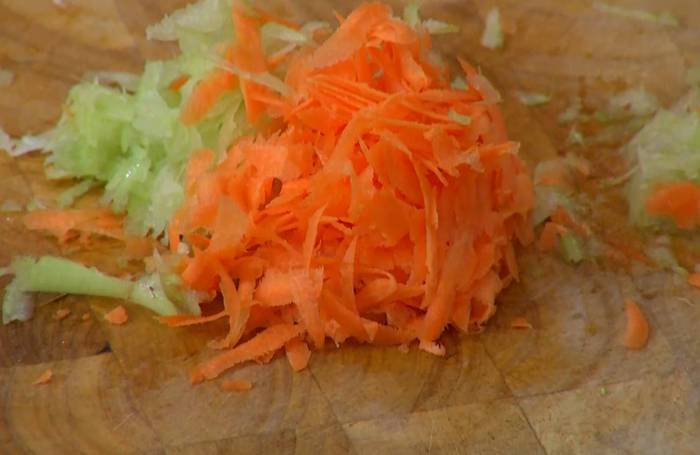 Тосканский суп из белой фасоли с чесночными гренками