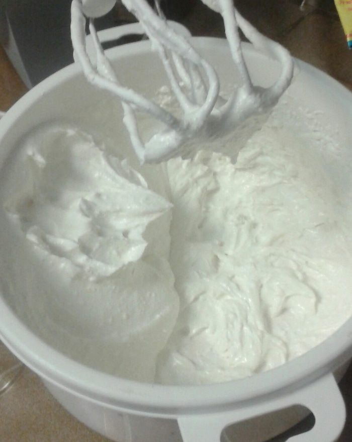 Творожная масса с лимоном и маком