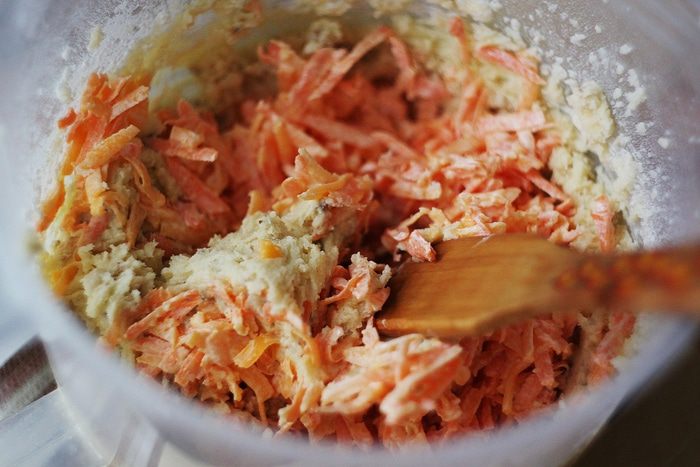 Кекс с тыквой, морковью и орехами