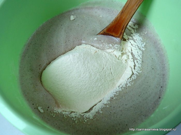 Черемуховые блины со сметанно-лимонным соусом