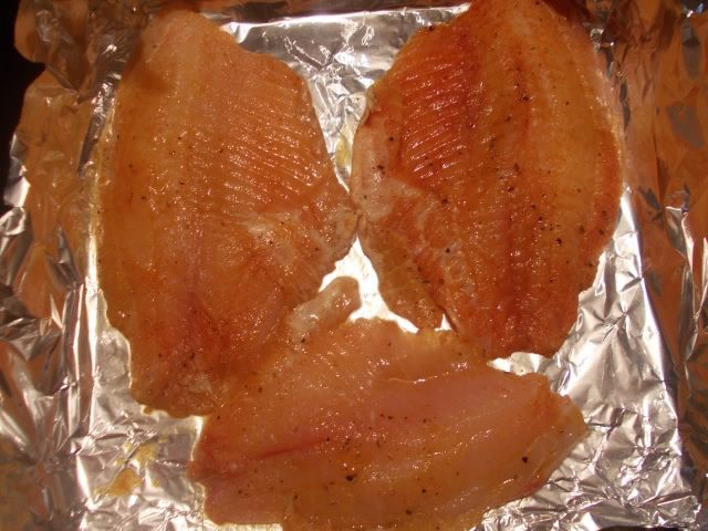 Филе морского окуня в шубке из грибов, сыра и сладкого перца