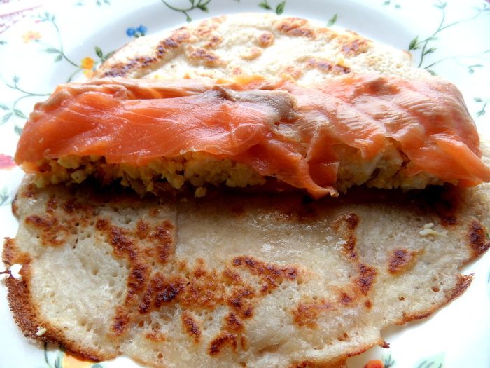 Блинные роллы с рыбкой