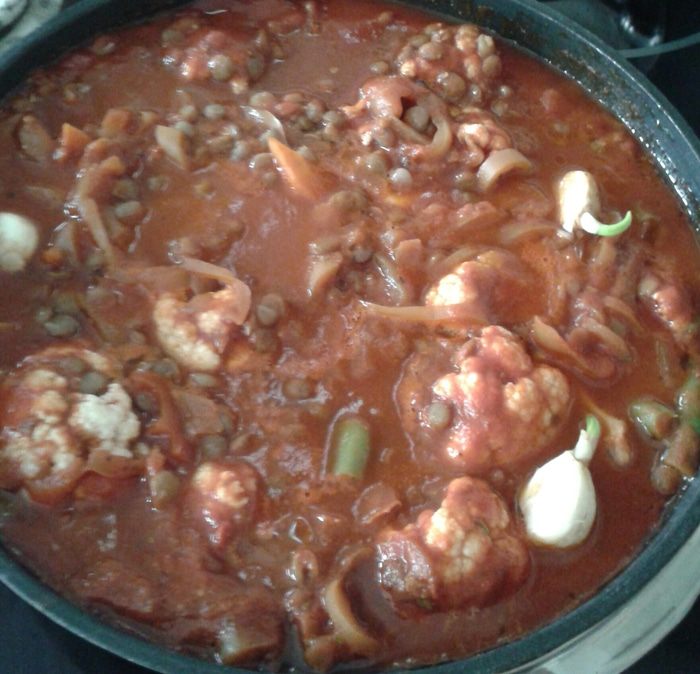 Овощное рагу с чечевицей