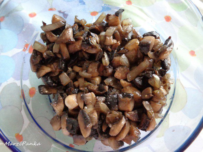 Фаршированные лодочки из цукини с двумя видами начинки