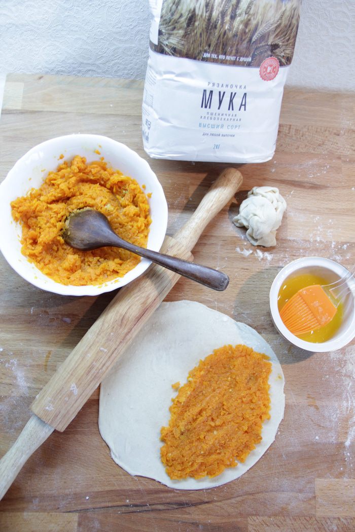Лепешки с тыквой и чесноком