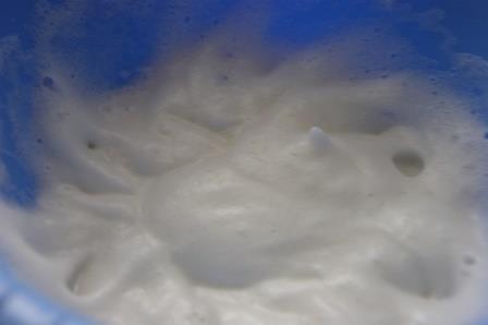 Панкейки творожные со смородиново-медовым соусом