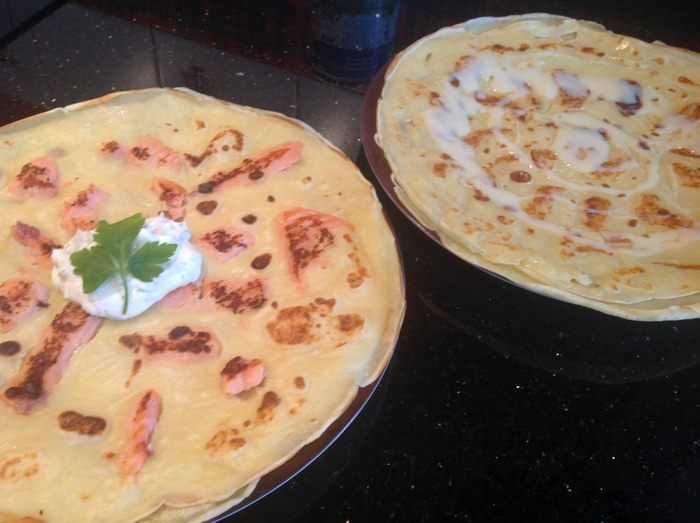 Блины с припеком с форелью и с яблоком