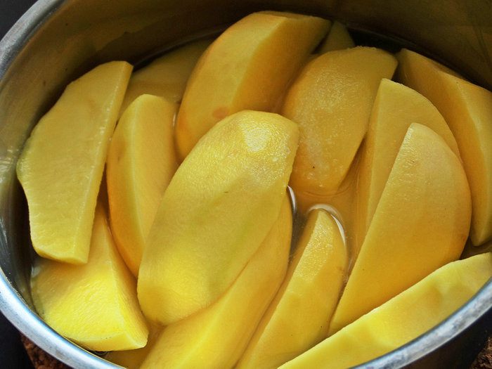Лимонный картофель с луком