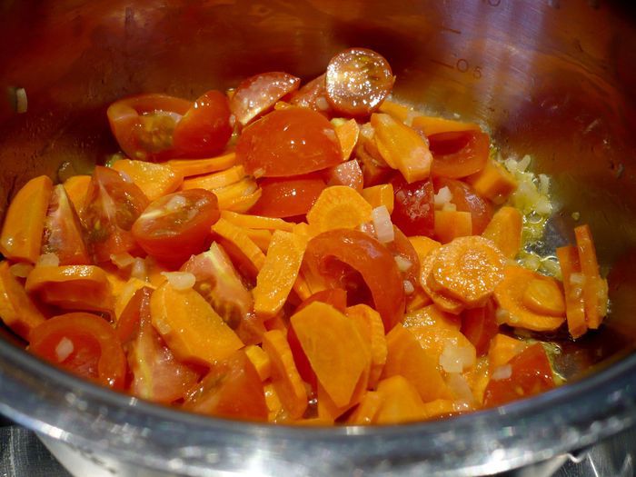 Филе палтуса с соусом из моркови и кориандра