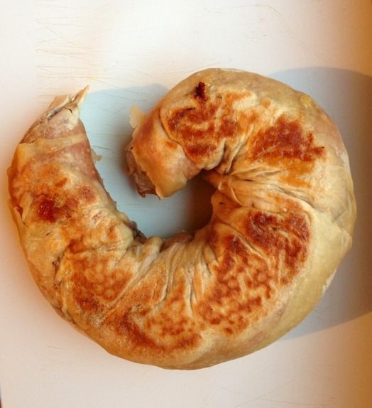 Слоеные пироги-рулеты с несладкими начинками