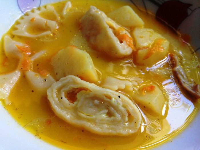 Куриный суп с сырными рулетиками