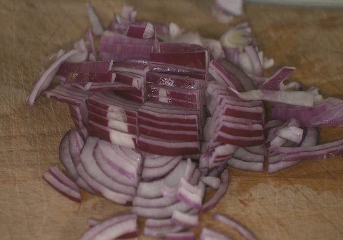 Картофельные оладьи и запеченный перец с сосисками 