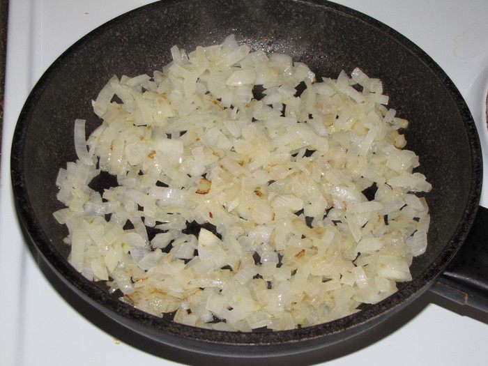 Открытый пирог с бараниной, грибами и помидорами