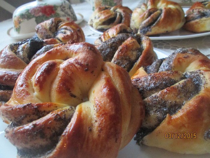 Плюшки-завитушки маковые