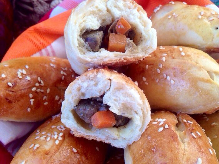 Скороспелые пирожки с печенью и овощами