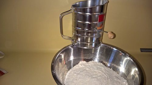 Торт с цветной шоколадной стружкой