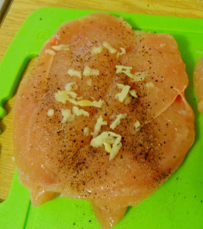 Куриное филе с грибами и баклажанами в сметанном соусе