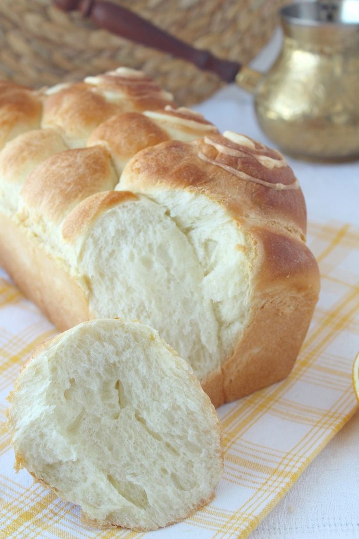 Сдобный хлеб с узором