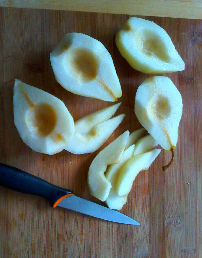 Лимонный бисквит с грушами 