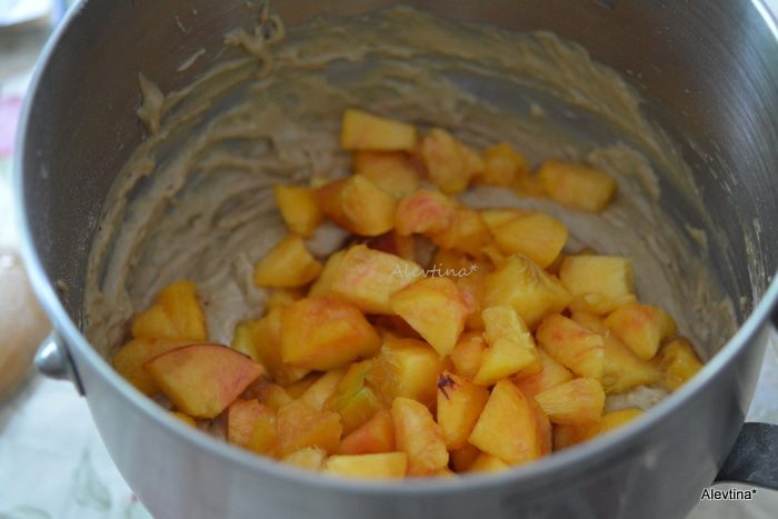  Кекс с персиками и корицей