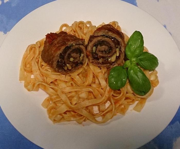 Рулеты из говядины по-неаполитански