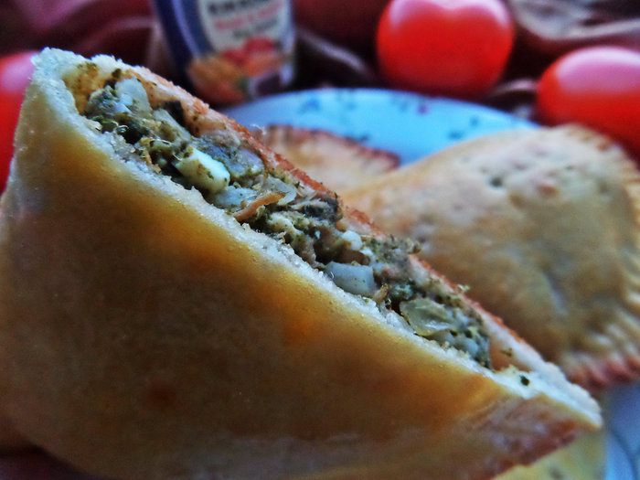 Рыбные кальцоне со шпинатом и рисом
