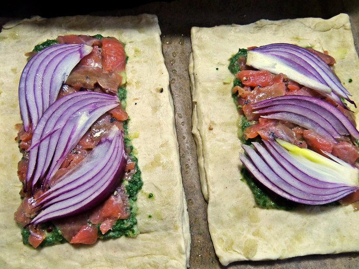 Слойки с картошкой и лососем