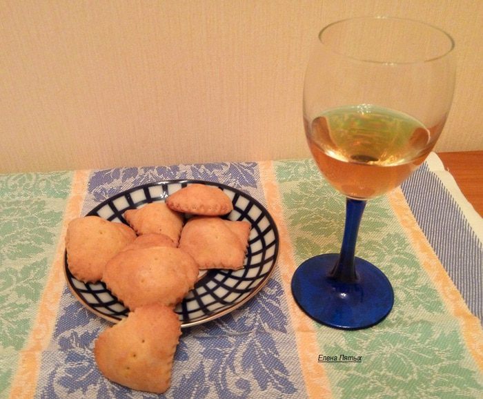Мини-пирожки из творожного теста с сырно-куриной начинкой