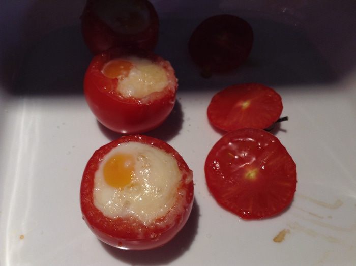 Томаты с яйцом
