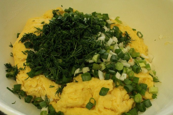 Кукурузня коврижка с зеленью