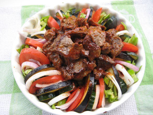 Запеченные овощи «Рататуй» с острой телятиной