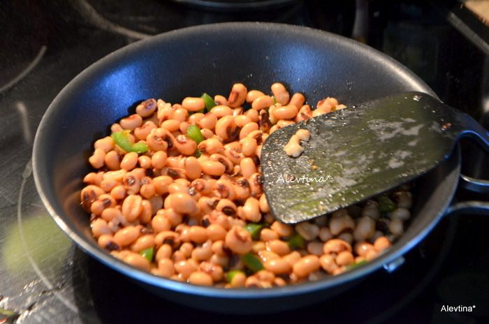 Картофель чили с пряной начинкой