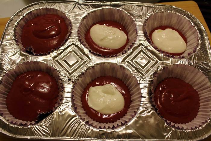Кексы Red Velvet с сюрпризом