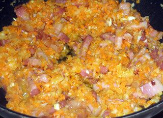 Фасолевый суп с копченой грудинкой