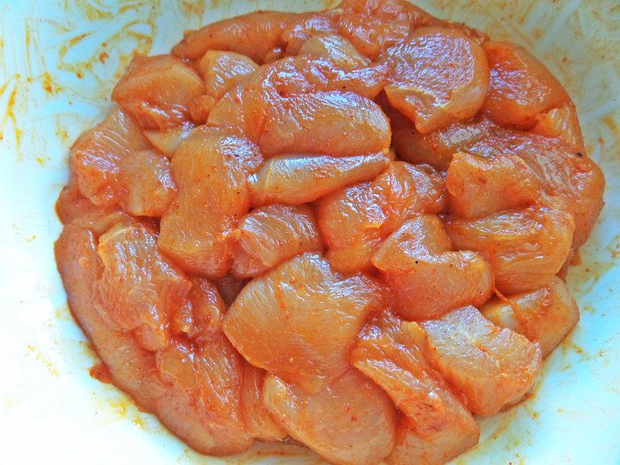 Закуска с курицей и сыром в тортилье