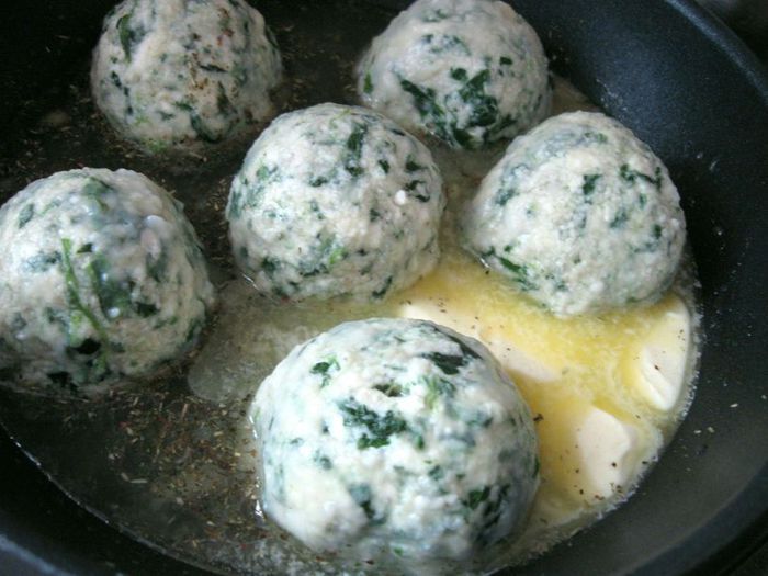 Клецки со шпинатом и сыром