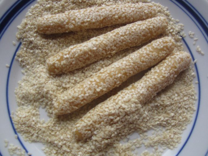 Сырные палочки в кунжуте