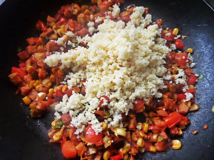 Кускус с овощами и ветчиной