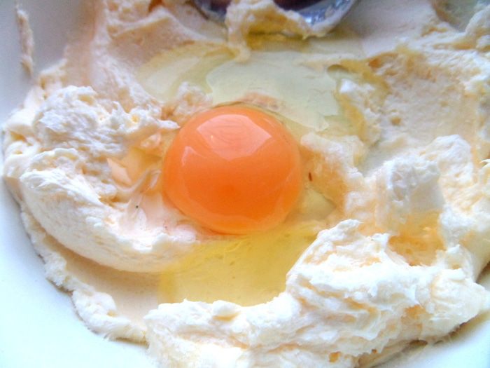 Кекс с брокколи, оливками и пармезаном