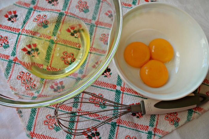 Десерт «Плавающие острова» (ILES FLOTTANTES) c ягодным соусом