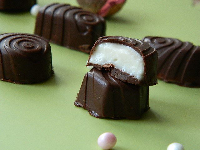 Шоколадные конфеты с творожным сыром