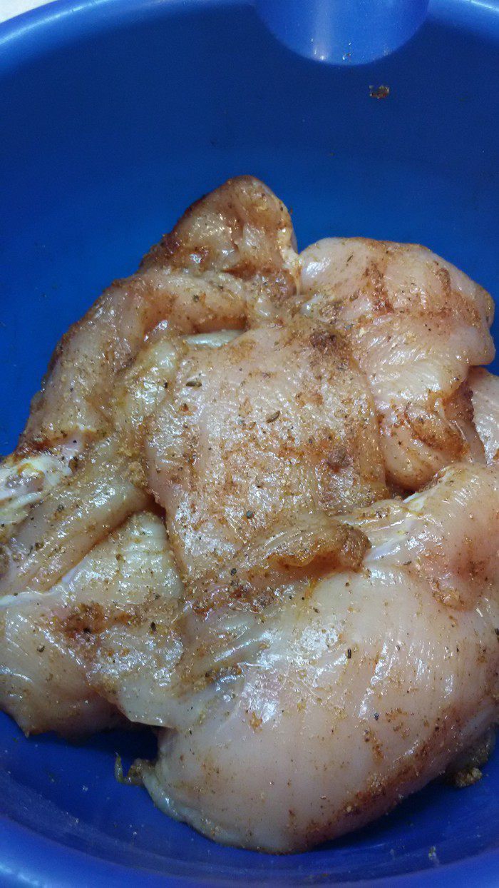 Куриная грудка, запеченная с помидорами под сыром