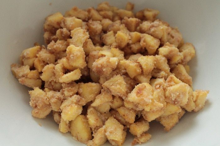 Яблочный штрудель из овсяных блинчиков