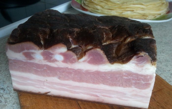 Блинчики с копченым окороком и вареным яйцом